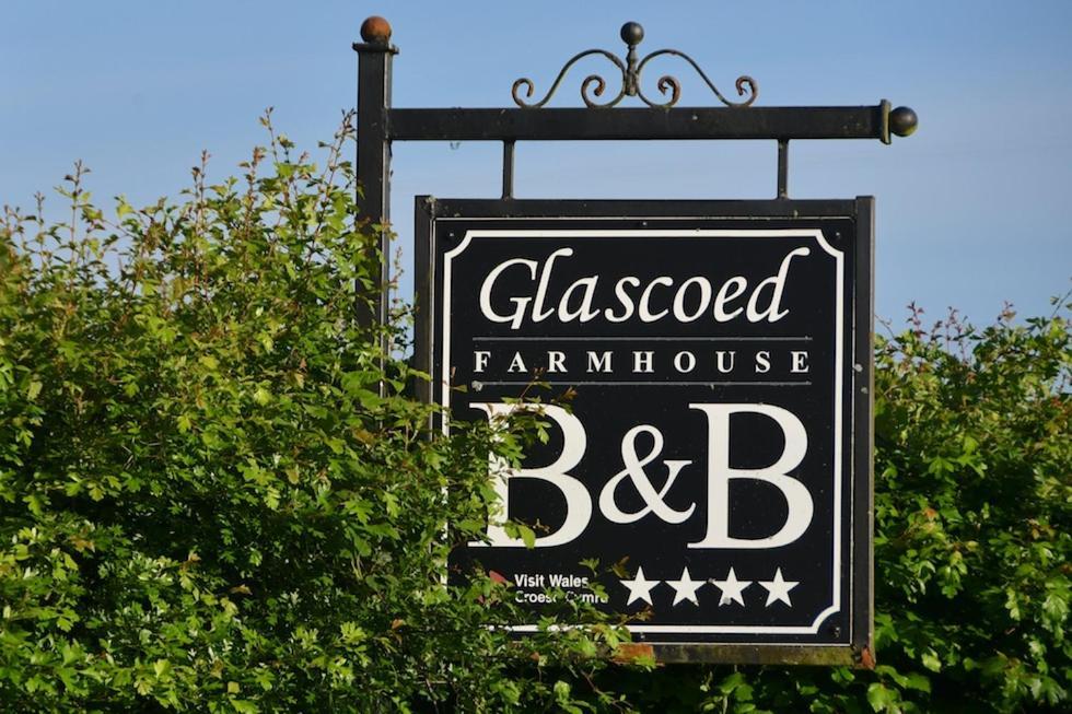 Glascoed Farmhouse 카마던 외부 사진